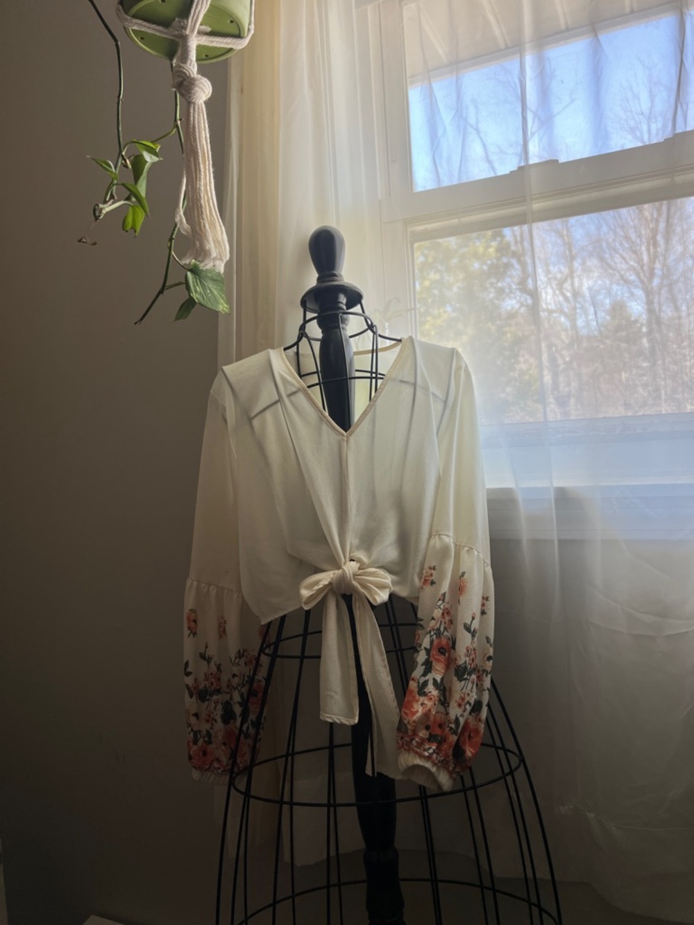 Women's Cream Floral-Sleeve Tie-Front Blouse